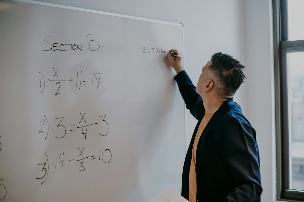 artikel Cara Guru Mengajarkan Matematika Tanpa Hafalan di Kelas